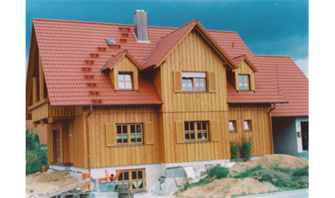 Beispielarbeit von Röhrlein Zimmerei-Bedachungen-Holzhäuser - veröffentlicht auf Dachdecker.com