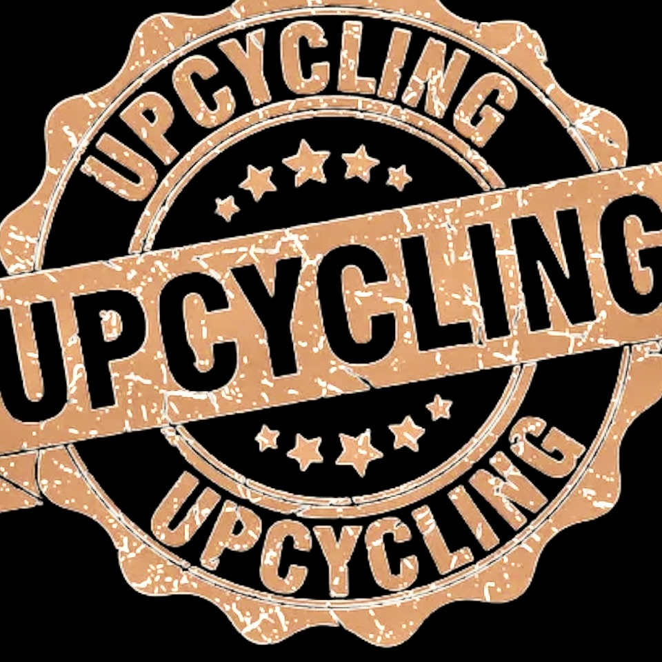 Logo der Firma Chris und Elas Upcycling Augsburg aus Augsburg